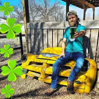 🍀The paddy don’t start til I walk in.🍀 Don’t tell Austin but we are doing green